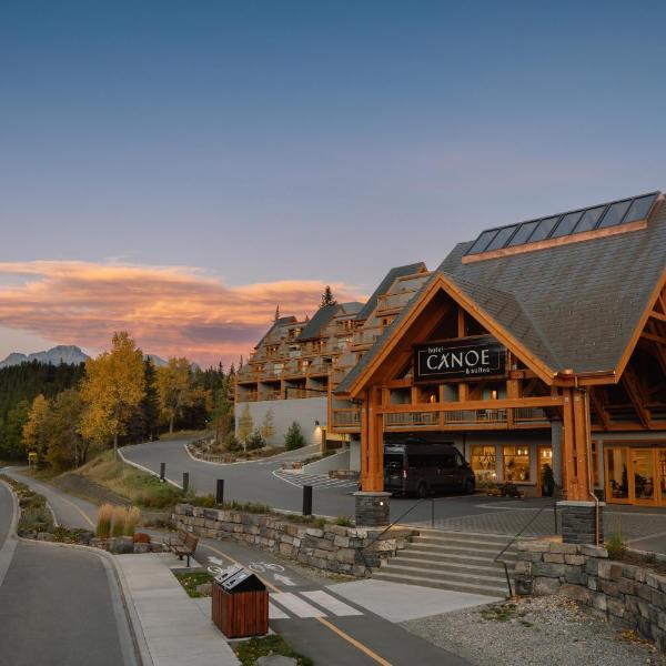 Hotel Canoe and Suites