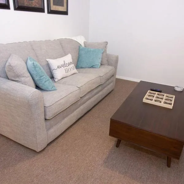 Cozy Retreat Near Ft Wood!, hotel a Waynesville