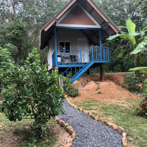 PhaluayCamping, hotel di Koh Phaluai