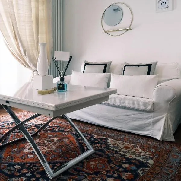 ComeCasa Flowery Terraced Apartment, hotel in Milan