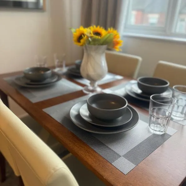 1 Bed Flat - Sleeps 3 - Parking - Pet friendly, hotel in South Shields