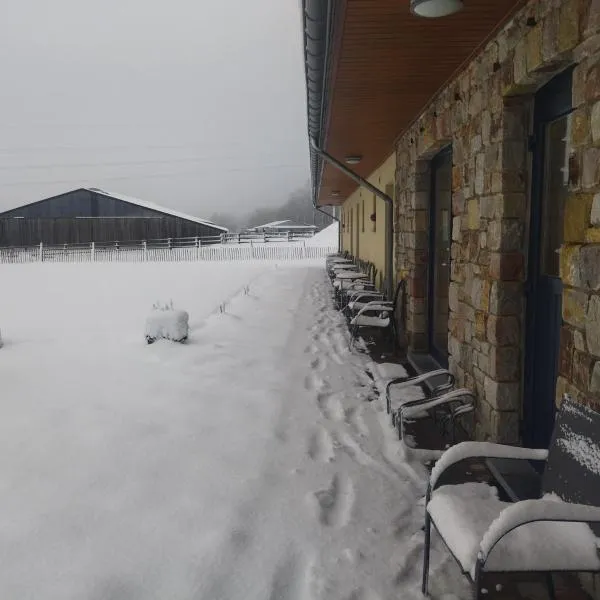 Le Bernister parking privé, hotel v destinaci Malmedy