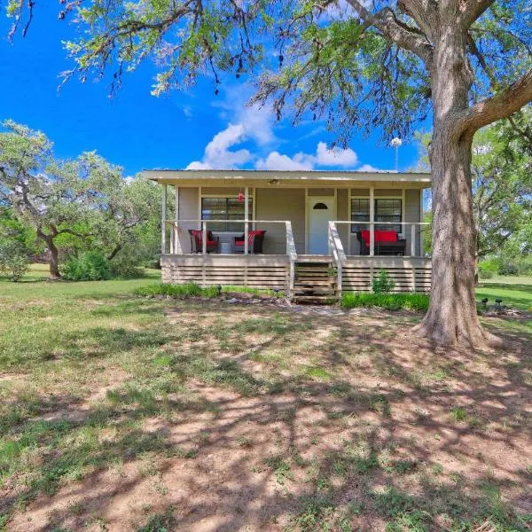 Sunflower Ridge Cottage, hotel in San Marcos