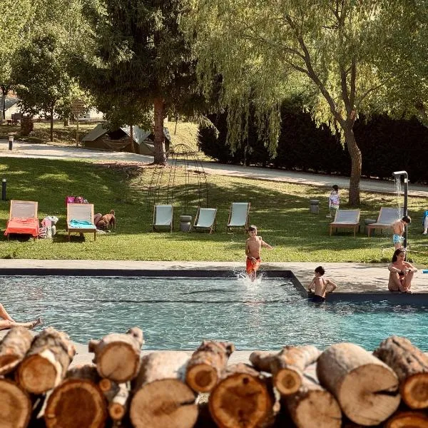 Basecamps Cerdanya, отель в городе Caixáns