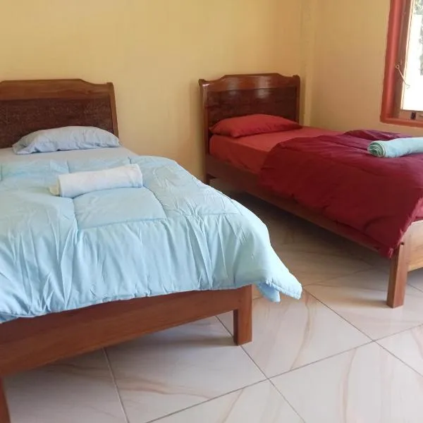 D'Flores Guest House, hotel v destinaci Labuan Bajo