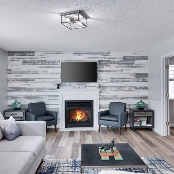 Cozy Poconos Retreat Hot tub, Game room and igloo, hotel in Tobyhanna