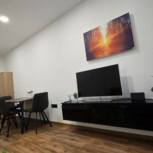 Apartment Lovro, hotel v destinácii Ivanec