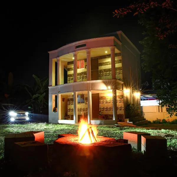 Chithralaya Guest House, hotel v destinaci Yercaud