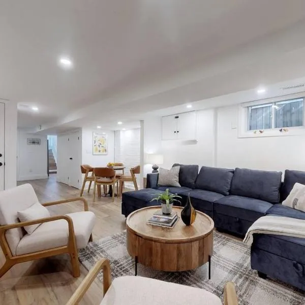 Fresh and Modern Guest Suite, hotel v destinaci Toronto