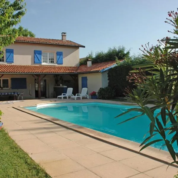 Le Relais Du Grand Logis, hotel em Civrieux