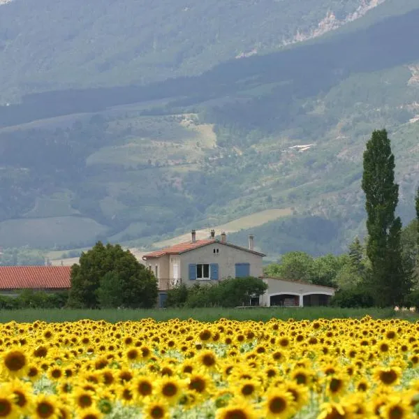 Le Mas De Saint-Ferréol Studio, hotel en Menée