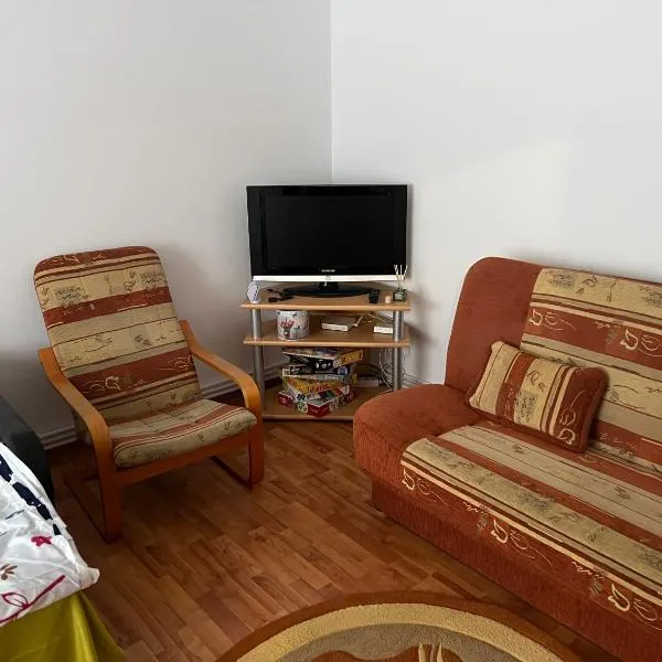Garsoniera in Lupeni, hotel in Lupeni