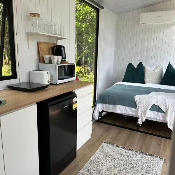 The Dacious by Tiny Away, hotel en Midgenoo