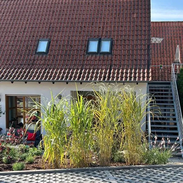 Winzerlodge, Wohnung Kirchberg, hotel v destinaci Gleiszellen-Gleishorbach