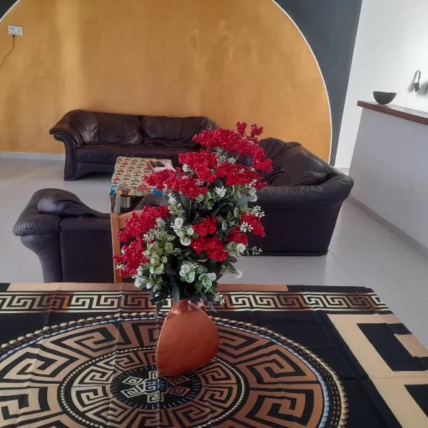 Appartement familial spacieux avec climatisation, hotel v destinaci Ziguinchor