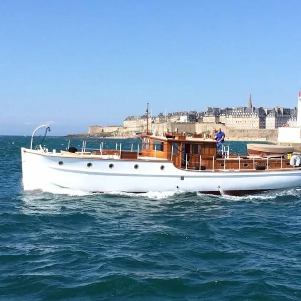 Yacht KARABOUDJAN, hotel i Saint-Malo