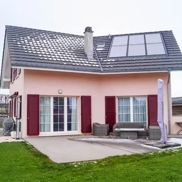Villa spacieuse et familiale, hotel v destinaci Servion