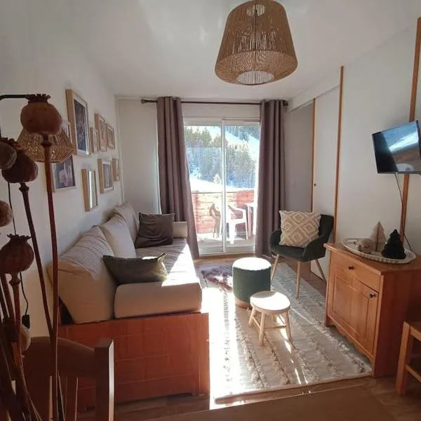 Appartement la Foux d'Allos vue sur la montagne, hotel v destinácii Allos