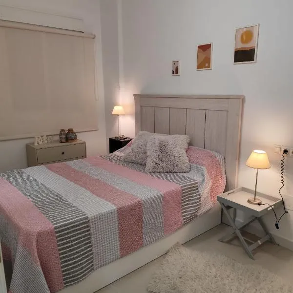 San Nicolas Apartaments、フエンヒロラのホテル