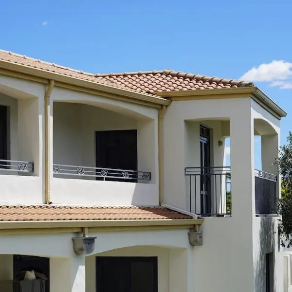 Tuscan Villa with a View, hotel di Havelock North