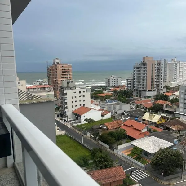 Apto sacada vista mar navegantes, hotel a Navegantes