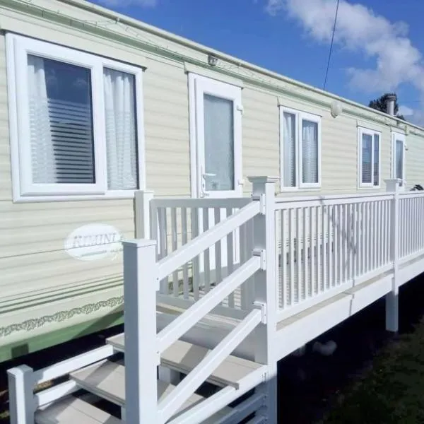 Cosy Cove Caravan、チャペル・セント・レオナルズのホテル