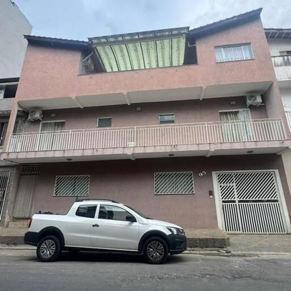 Linda casa a 200m da Basílica Nova, hotel v destinaci Aparecida