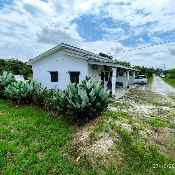 a&h homestay, hotel v destinaci Teluk Intan