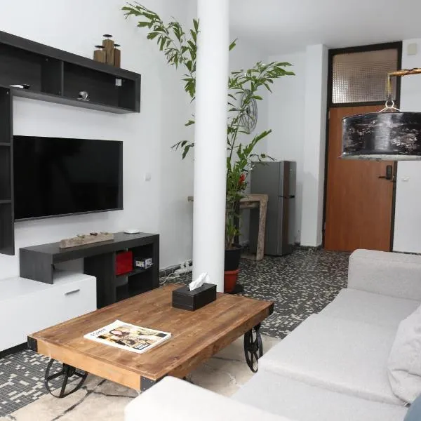 Living 1Bed colonial style in business district, hotel v destinaci Abidžan