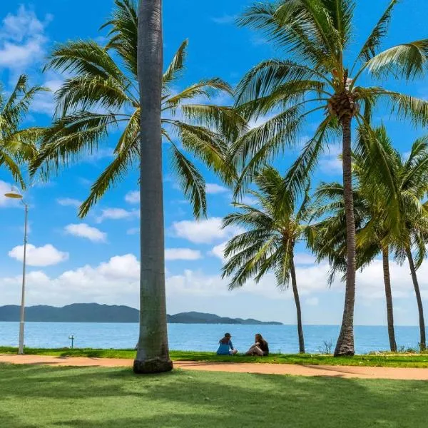 Waters Edge The Strand, hotel din Townsville