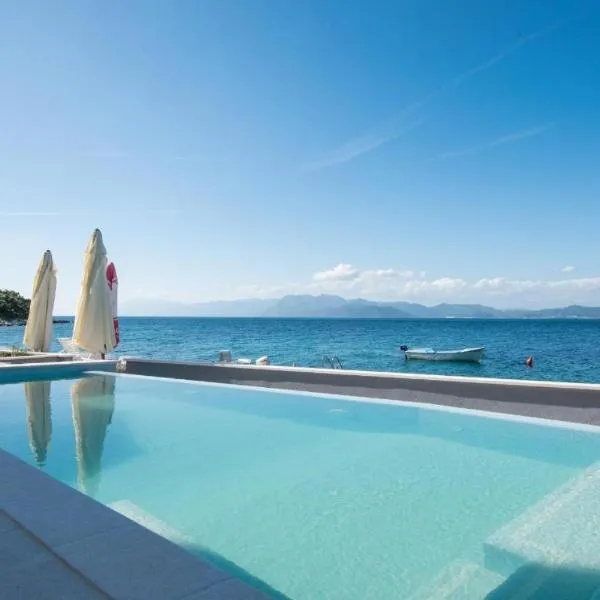 Villa Poseidon, hotel di Sreser