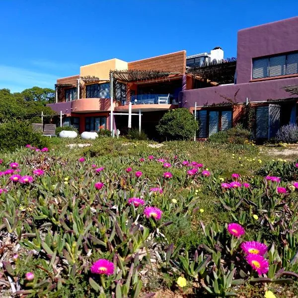 Absolute Beach Accommodation, hotel in Stompneusbaai
