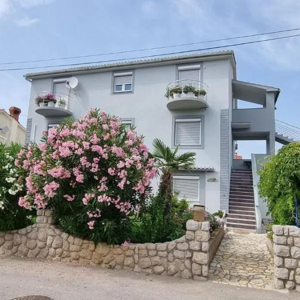 Apartments PAna, hotel em Šilo