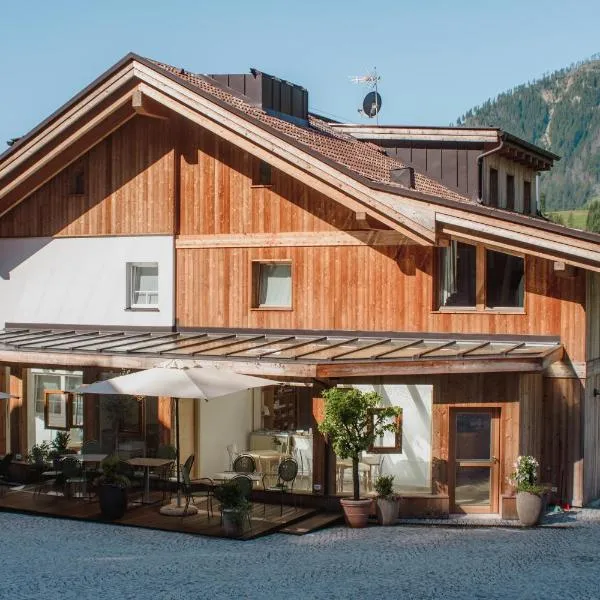 La Lum De Roisc, hotel v destinaci Soraga