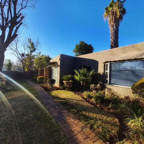 Fourways Guest House, hotel in Four Ways