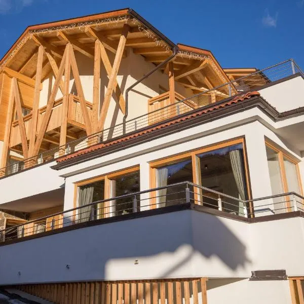 Chalet Marcora, hotel in Penia