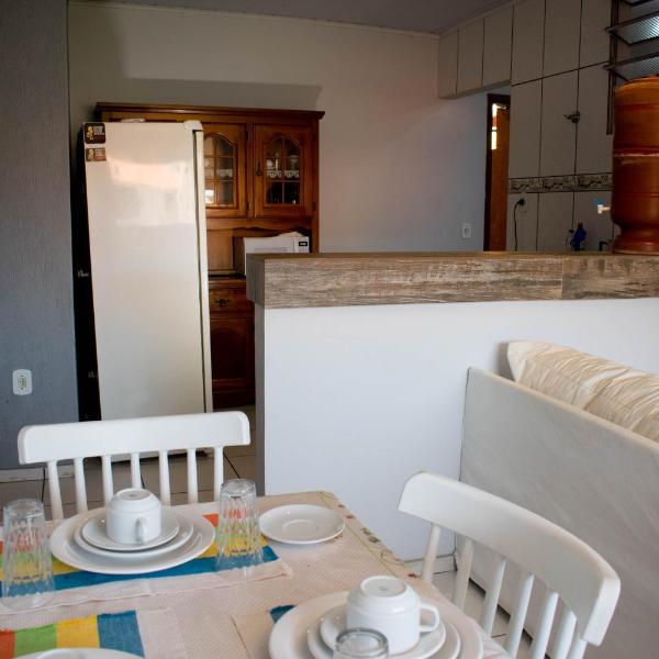 Casa 2 quartos, com ar condicionado a 3 minutos caminhando da Prainha - Foto 4