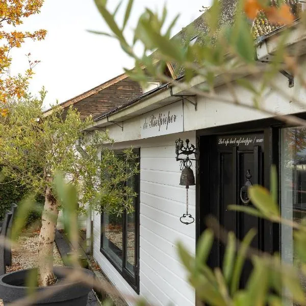 Woonboot De Rietpieper, hotel i Loosdrecht