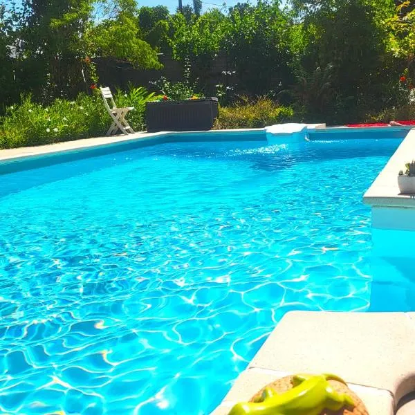 Villa du bonheur, hotel v destinaci Goyave