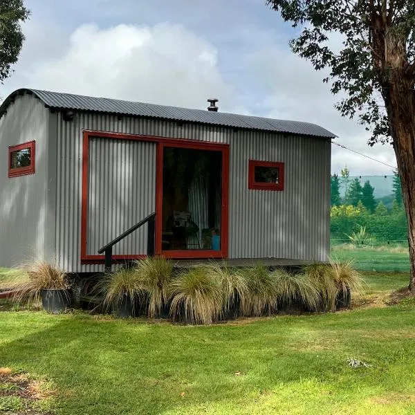 Waiata Shepherds Hut- Off Grid retreat, hotel v destinaci Hanmer Springs