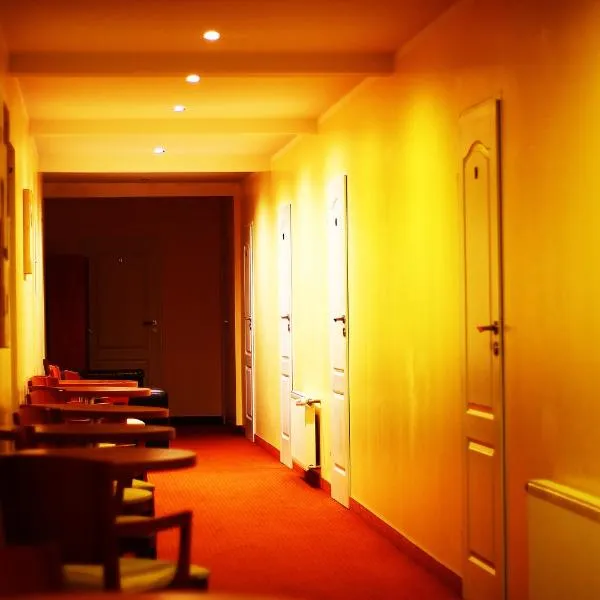Kardamon, hotel in Żary