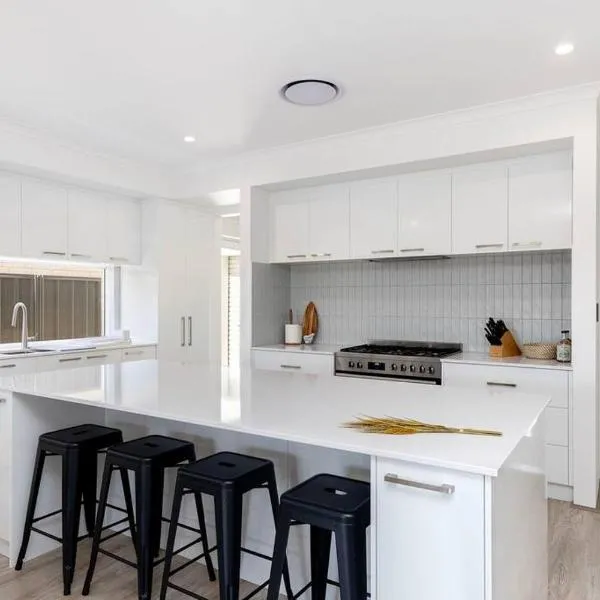 Newly Built Luxury Modern Home, hotel en Dunsborough