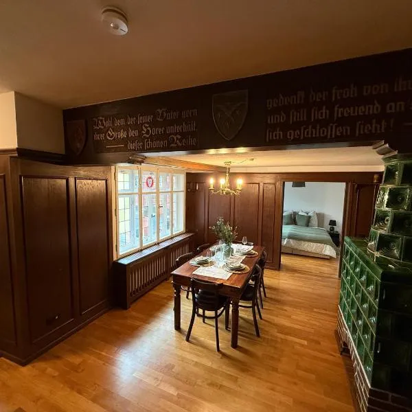 Ferienwohnung Zum Leoparden im Herzen von Erfurt - über 100qm, hotel in Erfurt