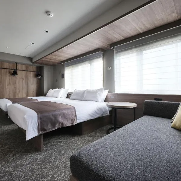MONday Apart Premium Kyoto Sta Kamogawa，位于京都的酒店