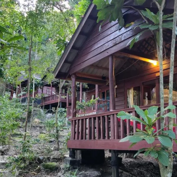 Sambath Sakseth Bungalow, hotel v destinaci Koh Rong Island