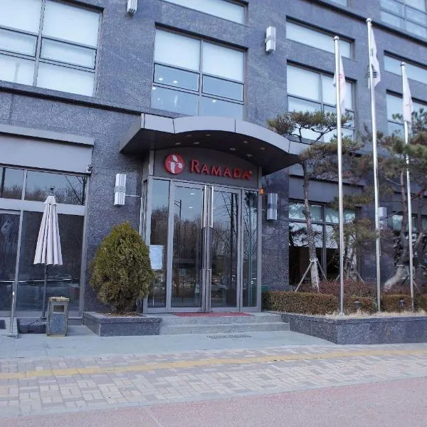 Ramada by Wyndham Dongtan, hotel v destinaci Hwaseong
