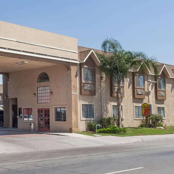 Super 8 by Wyndham Bakersfield South CA, hotel v destinaci Bakersfield