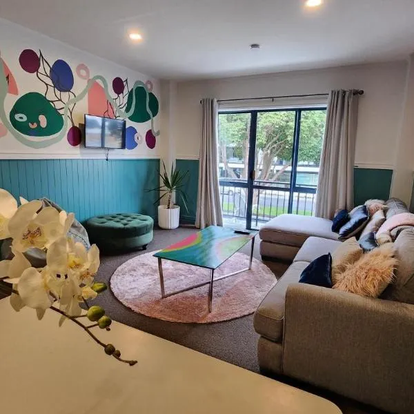 Arty Apartments, hotel a Tauranga