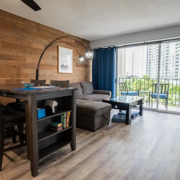 Spacious 2 Bedroom, 1 bath Waikiki Condo, hotel in Honolulu