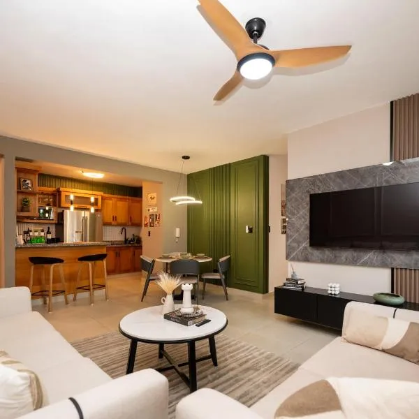 Dream Stay - Pool & Gym - 10min Aeropuerto y HOMS, hotel in Santiago de los Caballeros